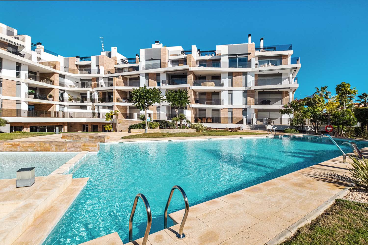 205_apartment_for_sale_in_cabo_roig_280126161224_dscf4727-1